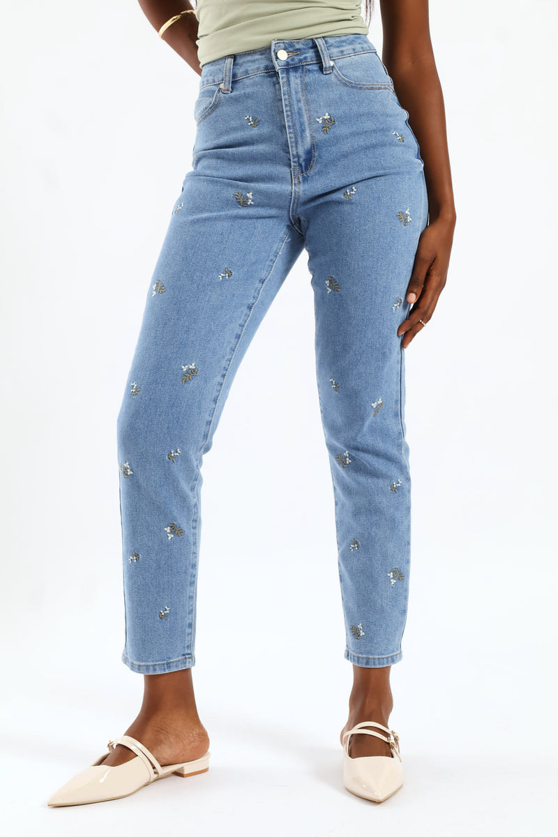 Hi-Rise White Daisies Print Embroidered Mom Jeans - Light Wash