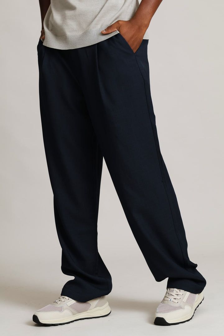 Relaxed Pleated Trouser - Navy
