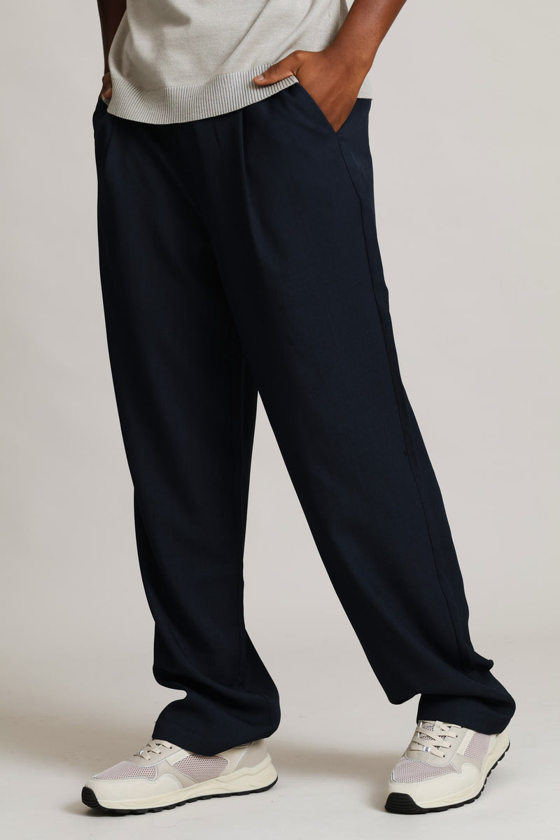 Relaxed Pleated Trouser - Navy