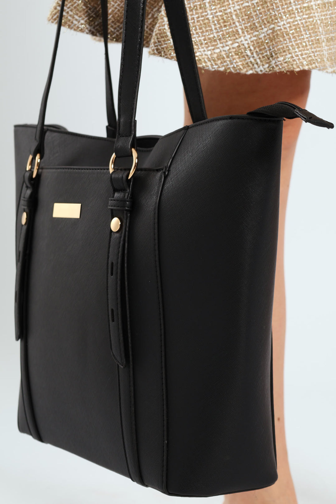 Gold Ring Text Shopper - Black