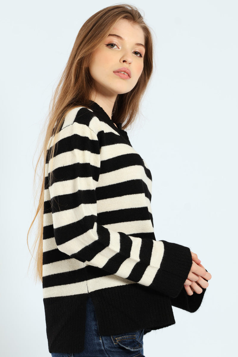 V-Neck Boxy Stripe Pullover - Black/Cream
