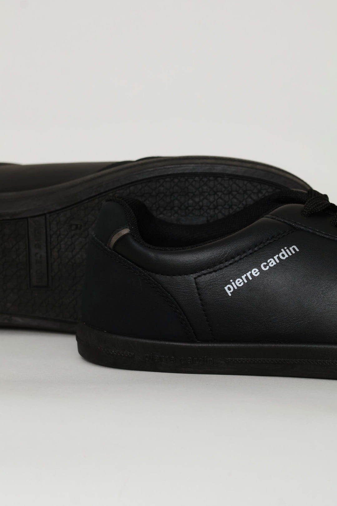 Lace Up Sneaker - Black