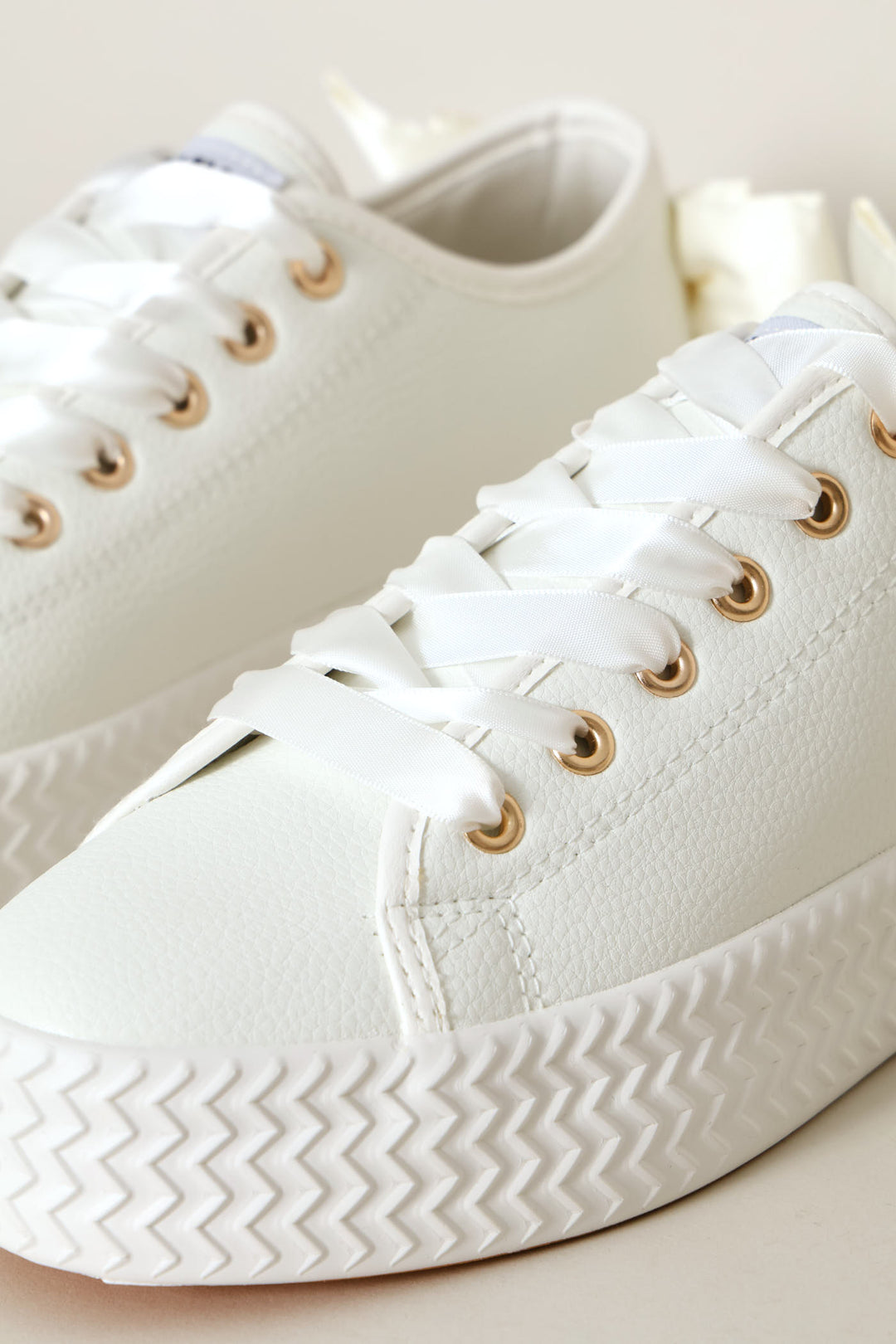 Miah Sneaker - White