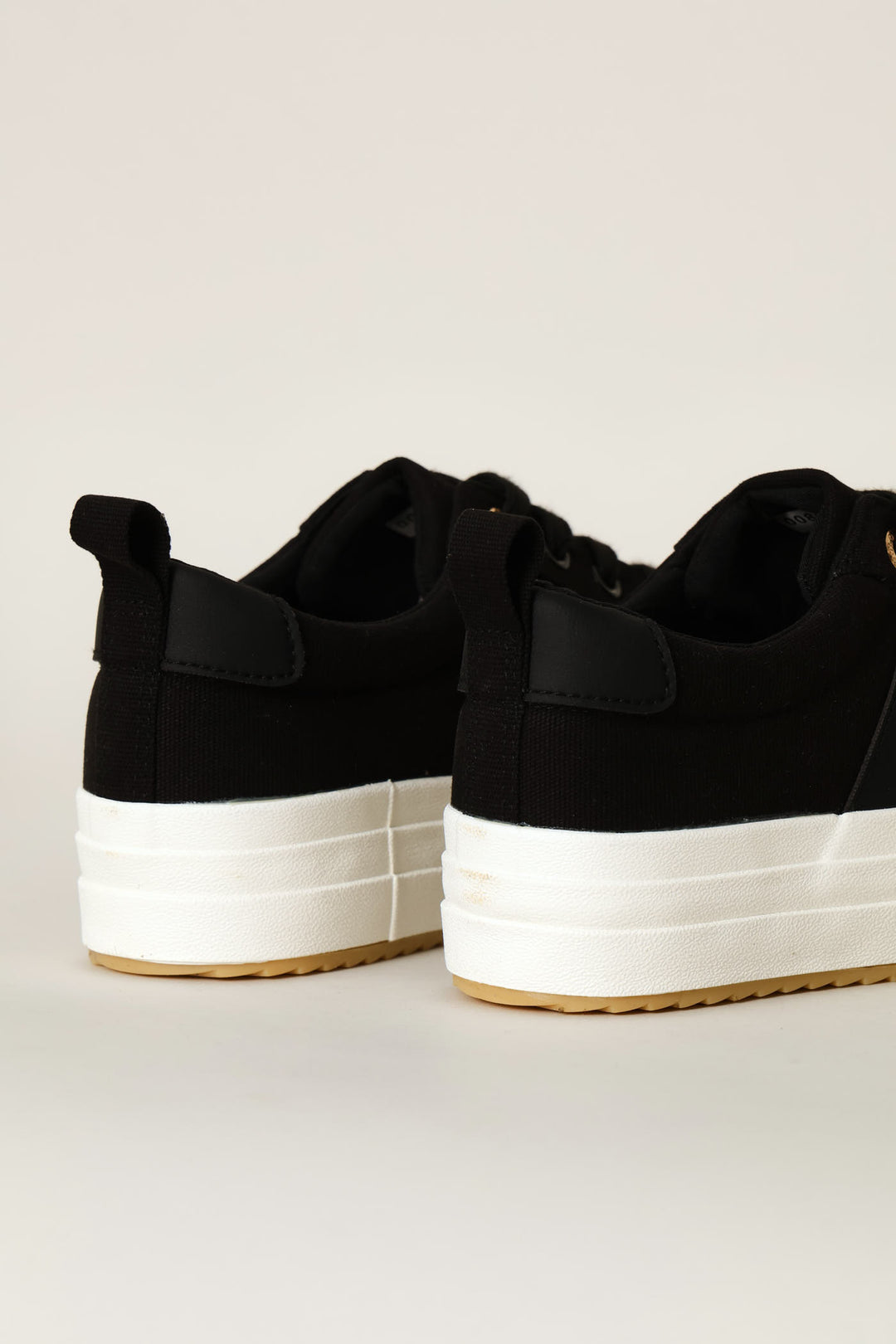 Canvas Sneaker - Black