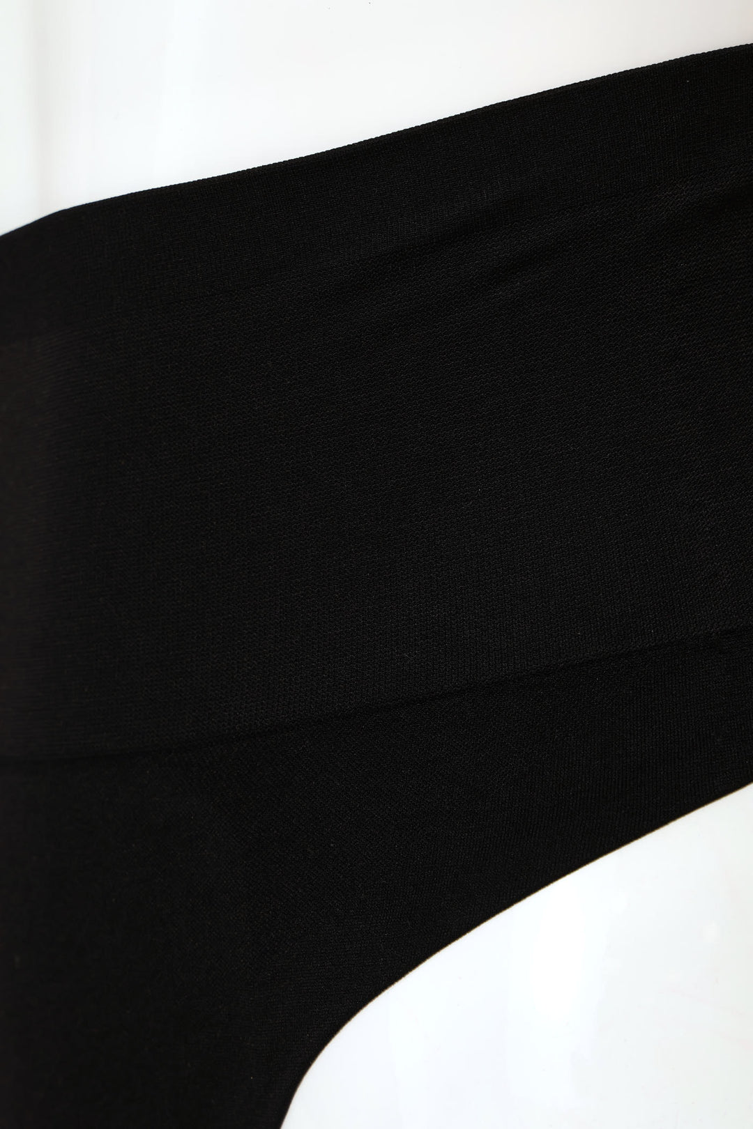 Single Seamless Shaper Thong - Black