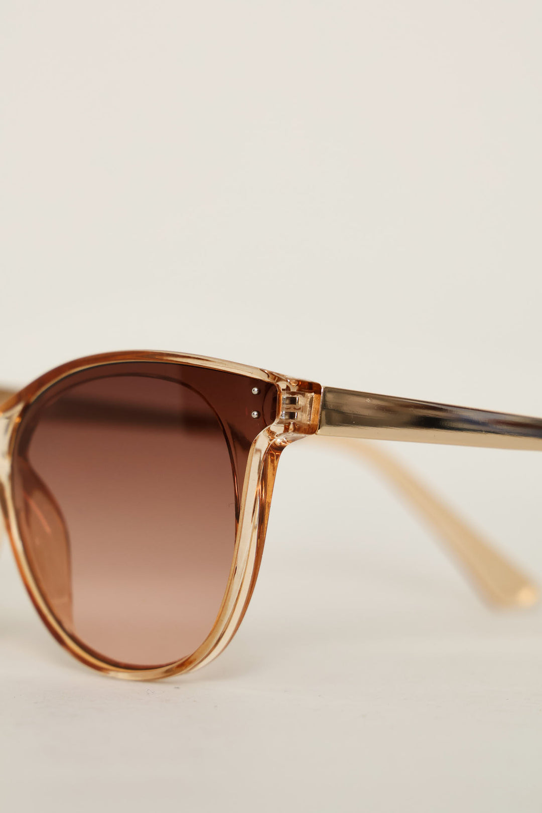 Crystal Rounded Cateye Gradient Lens Sunglasses - Tan
