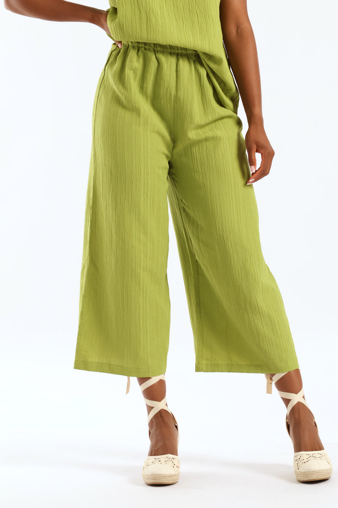 Pull On Textured Crinkle Culotte Pant - Chartreuse
