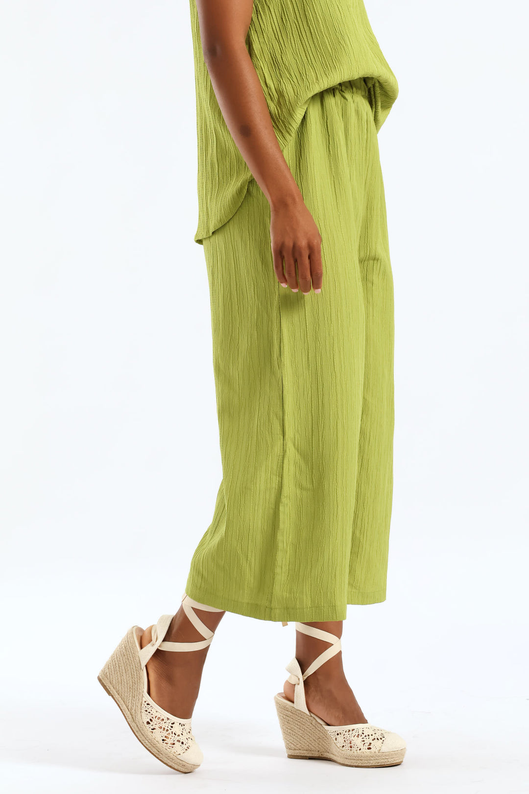 Pull On Textured Crinkle Culotte Pant - Chartreuse