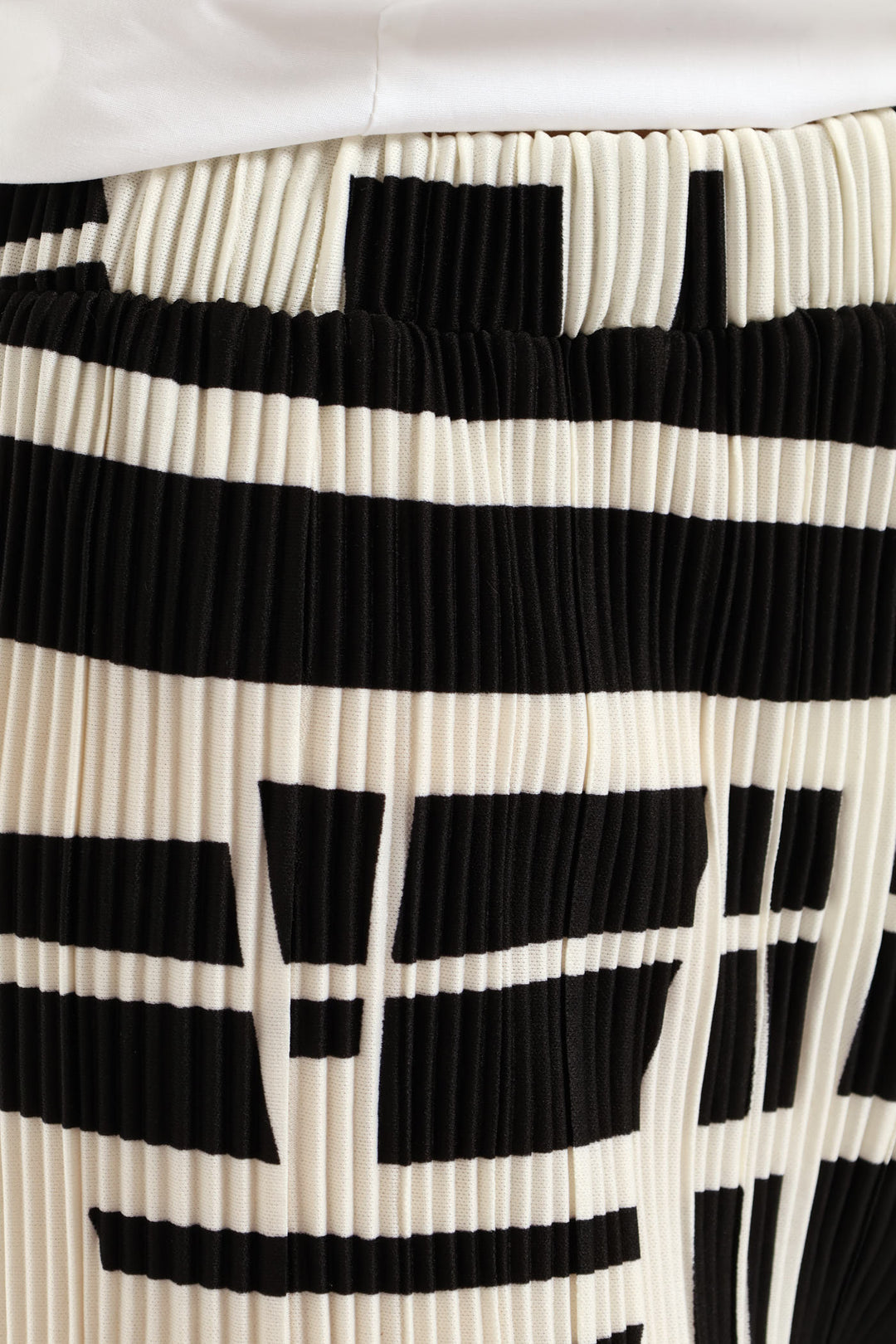 Monochrome Plisse Wide Leg Pant - Black/Cream