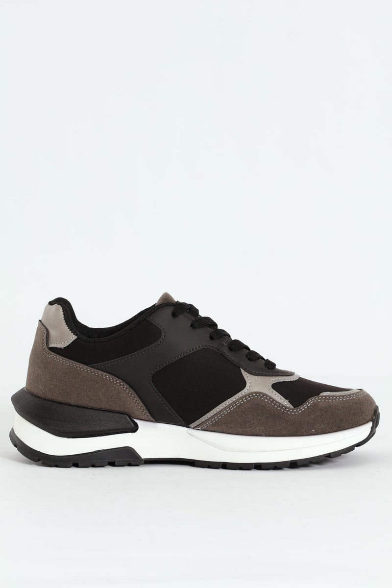 Panelled Retro Look Sneakers - Black