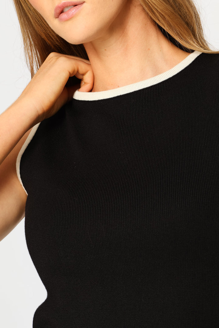 Crew Neck Contrast Pullover - Black/Cream