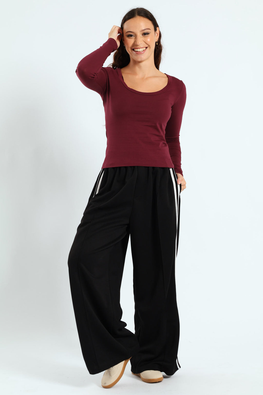 Long Sleeve Scoop Neck Basic Knit Top - Burgundy