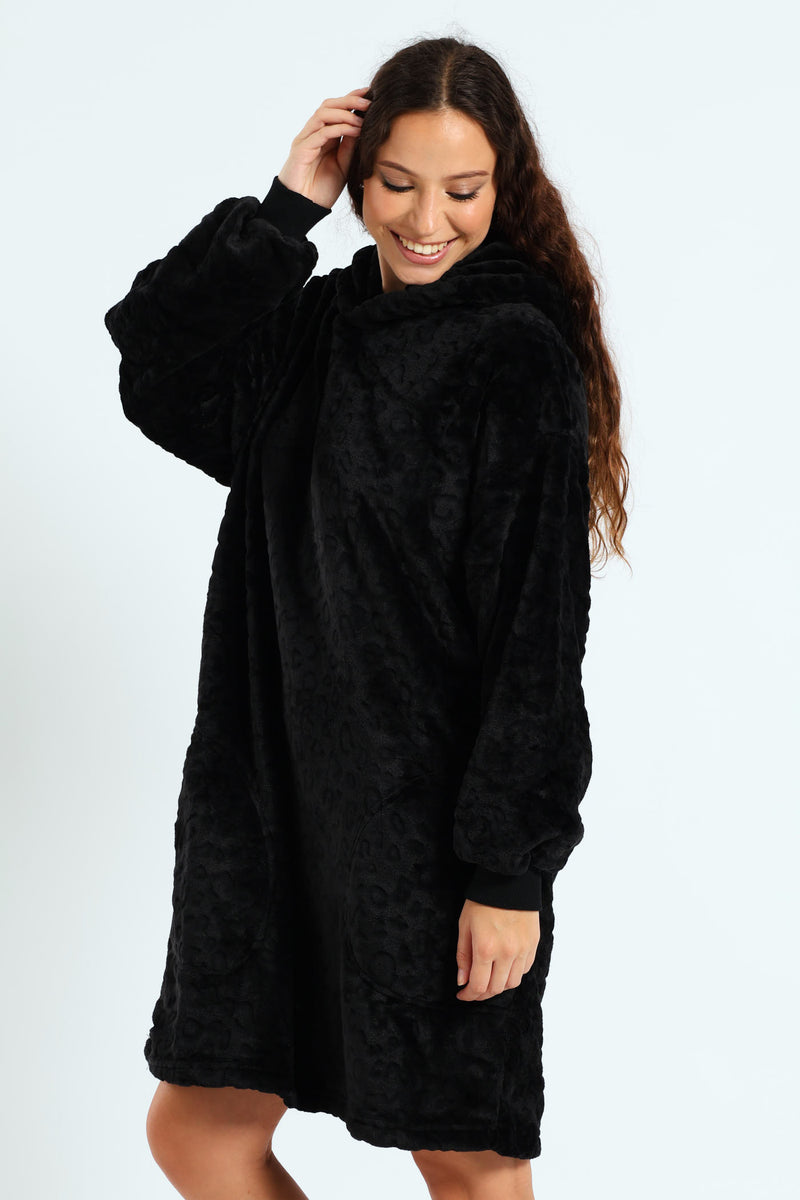 Embossed Animal Print Oversize Snuggie - Black
