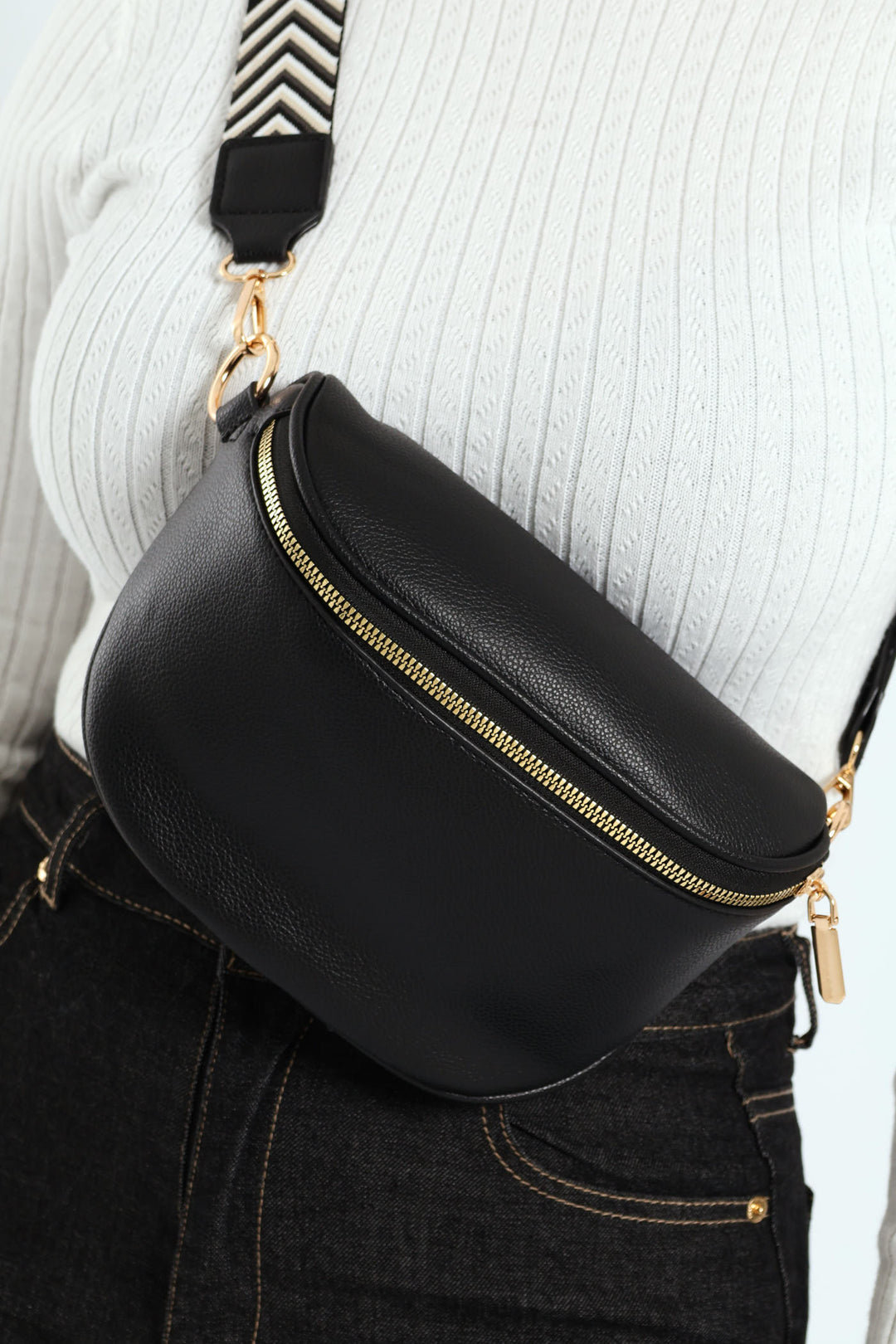 Gold Zip Moon Bag - Black