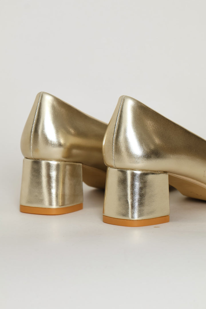 Crinkle Pu Sqaure Toe Court Heel - Gold