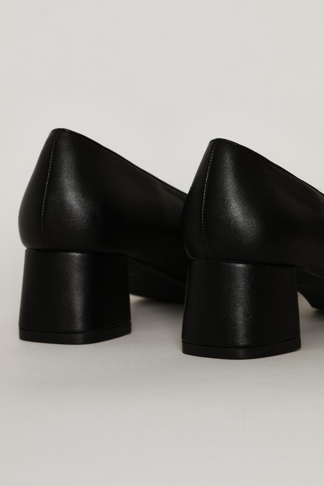 Bow & Metal Trim Square Toe Court Heel - Black