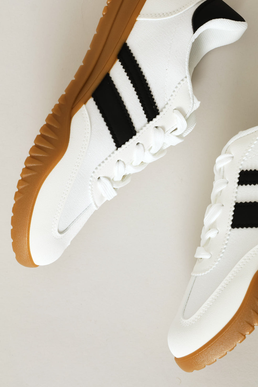 Trim Lace Up Street Sneaker - White