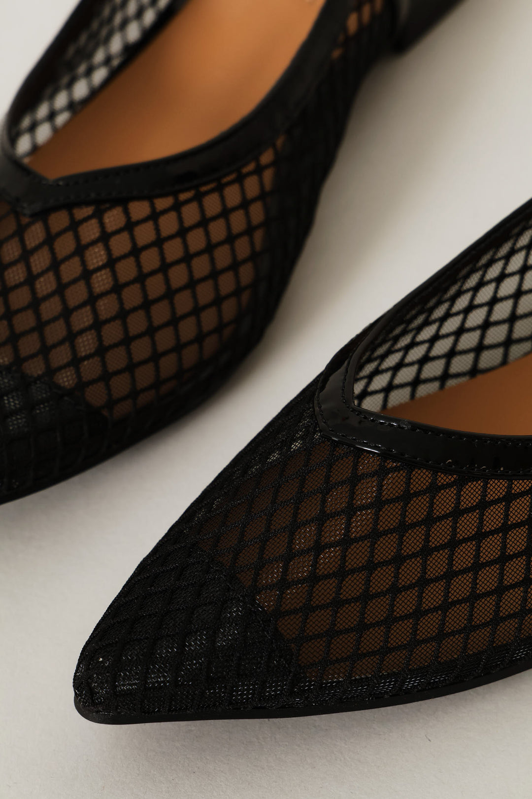 V Cut Mesh Pointy Slingback - Black