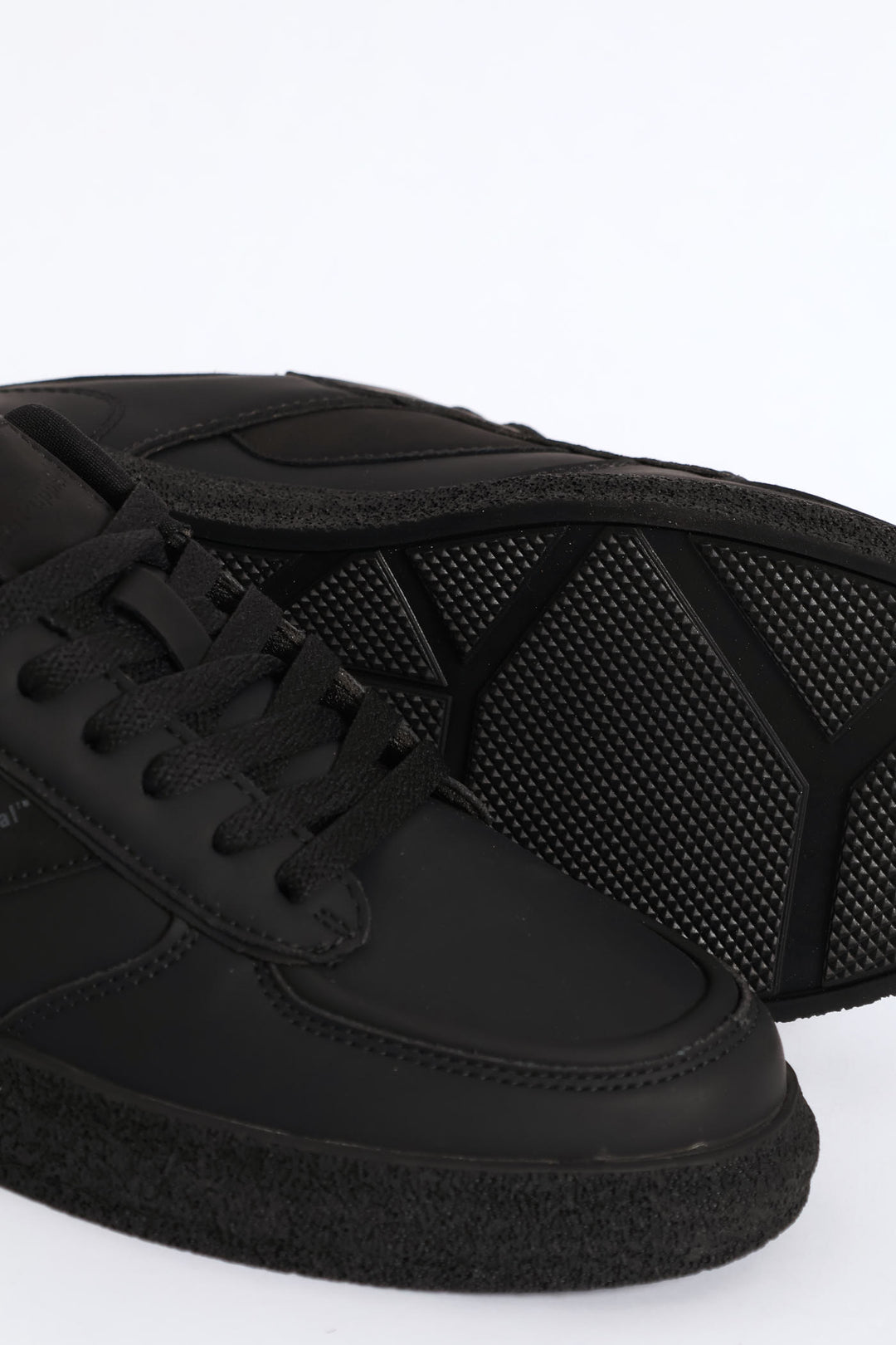 Ambrose Lace Up Sneaker - Black