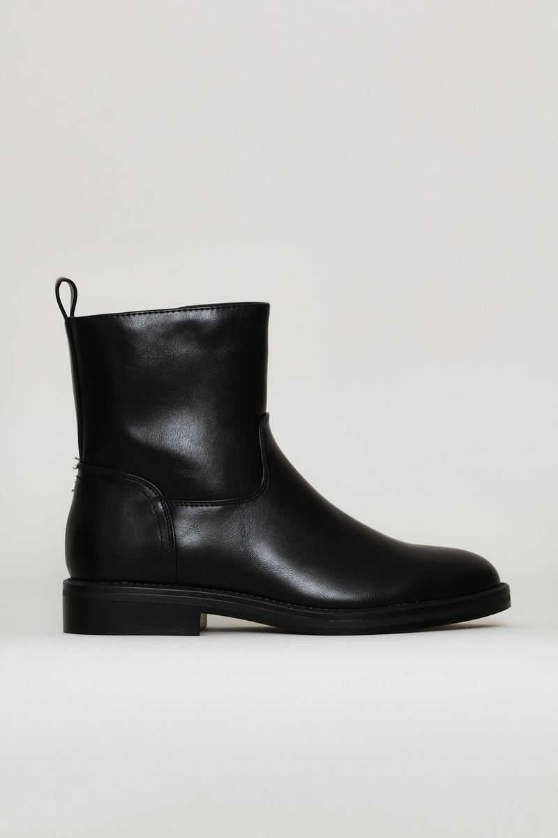 Round Toe Ankle Boot - Black