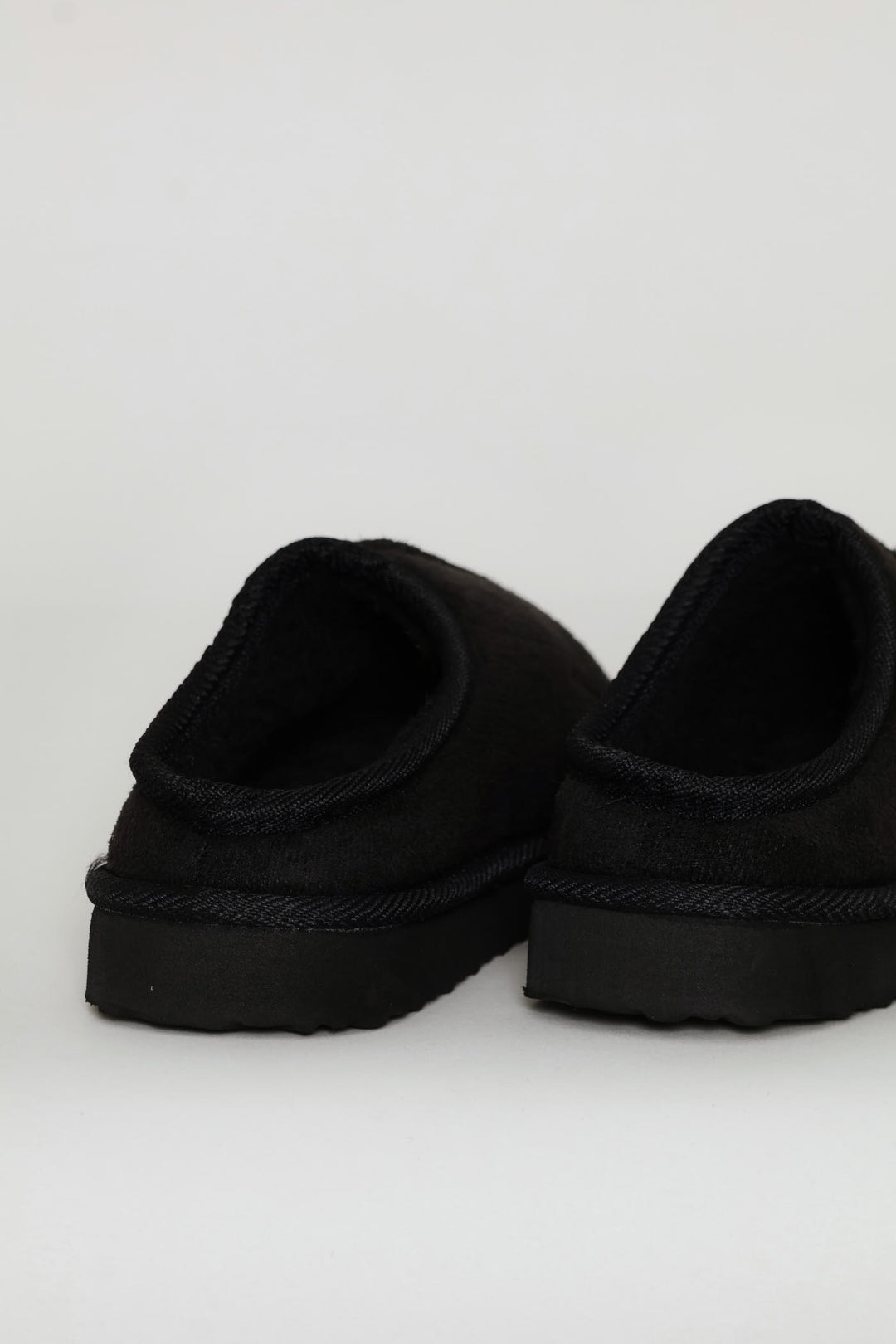 Boys Closed Toe Pushin Slipper - Black