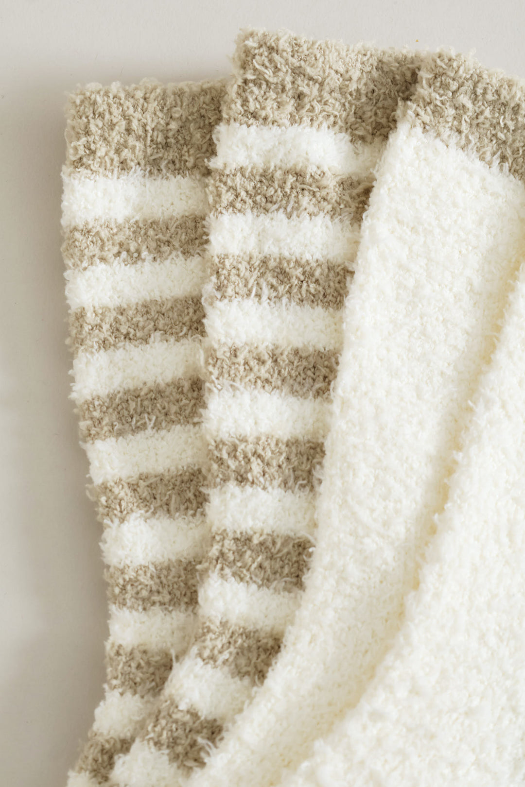 2 Pack Cable Knit Cosy Socks - White/Beige