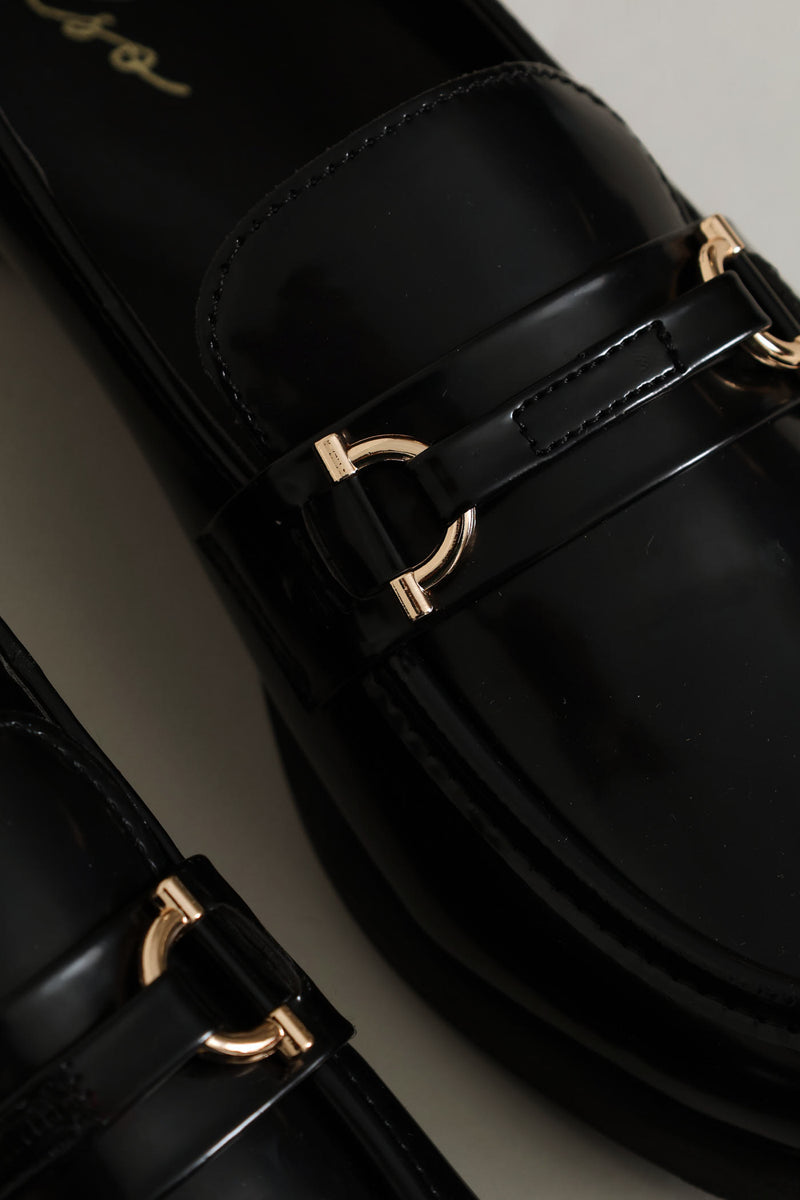 Gold Trim Detail Smart Loafer - Black