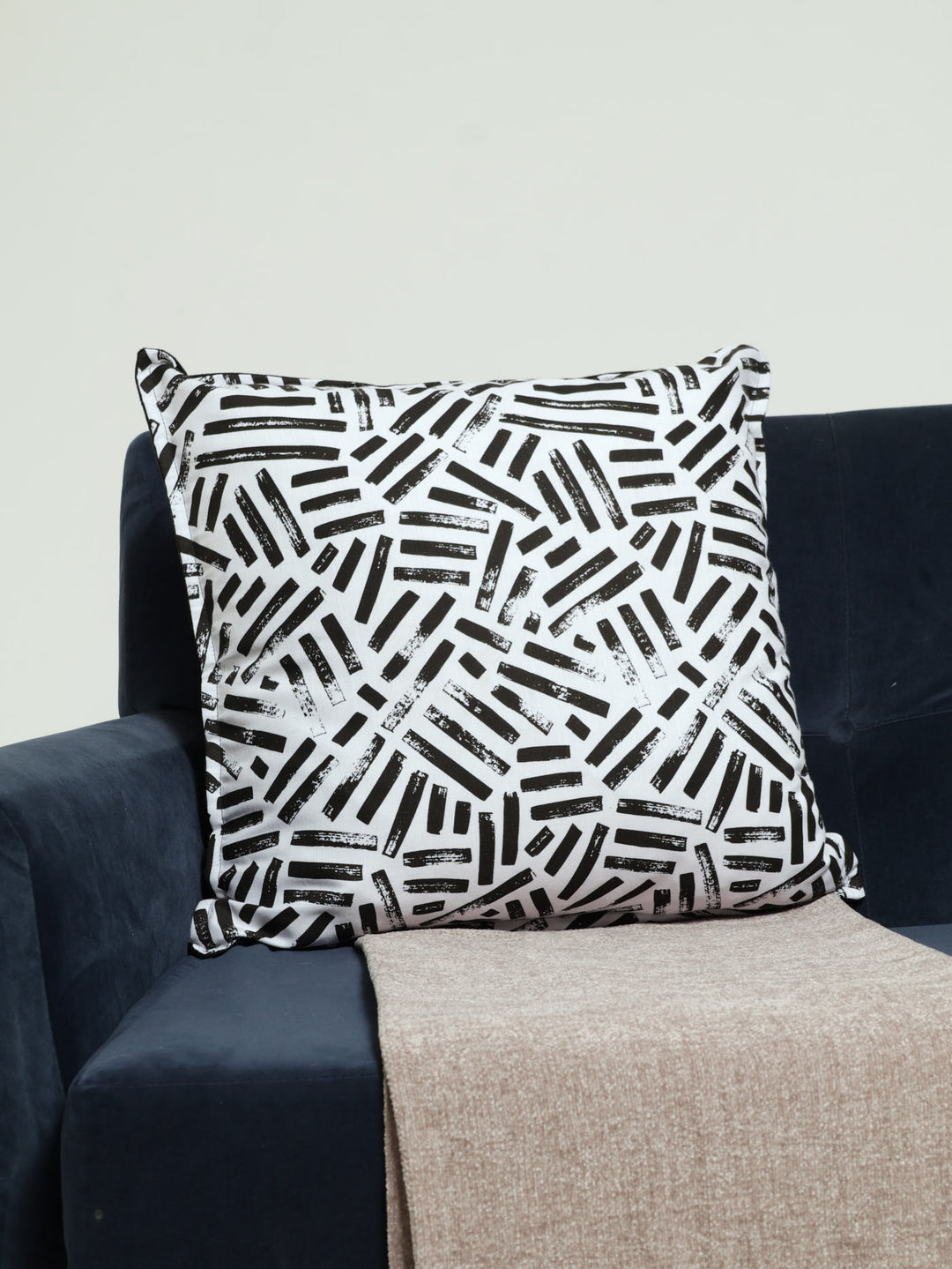 Cross Hatch Scatter Cushion - Black