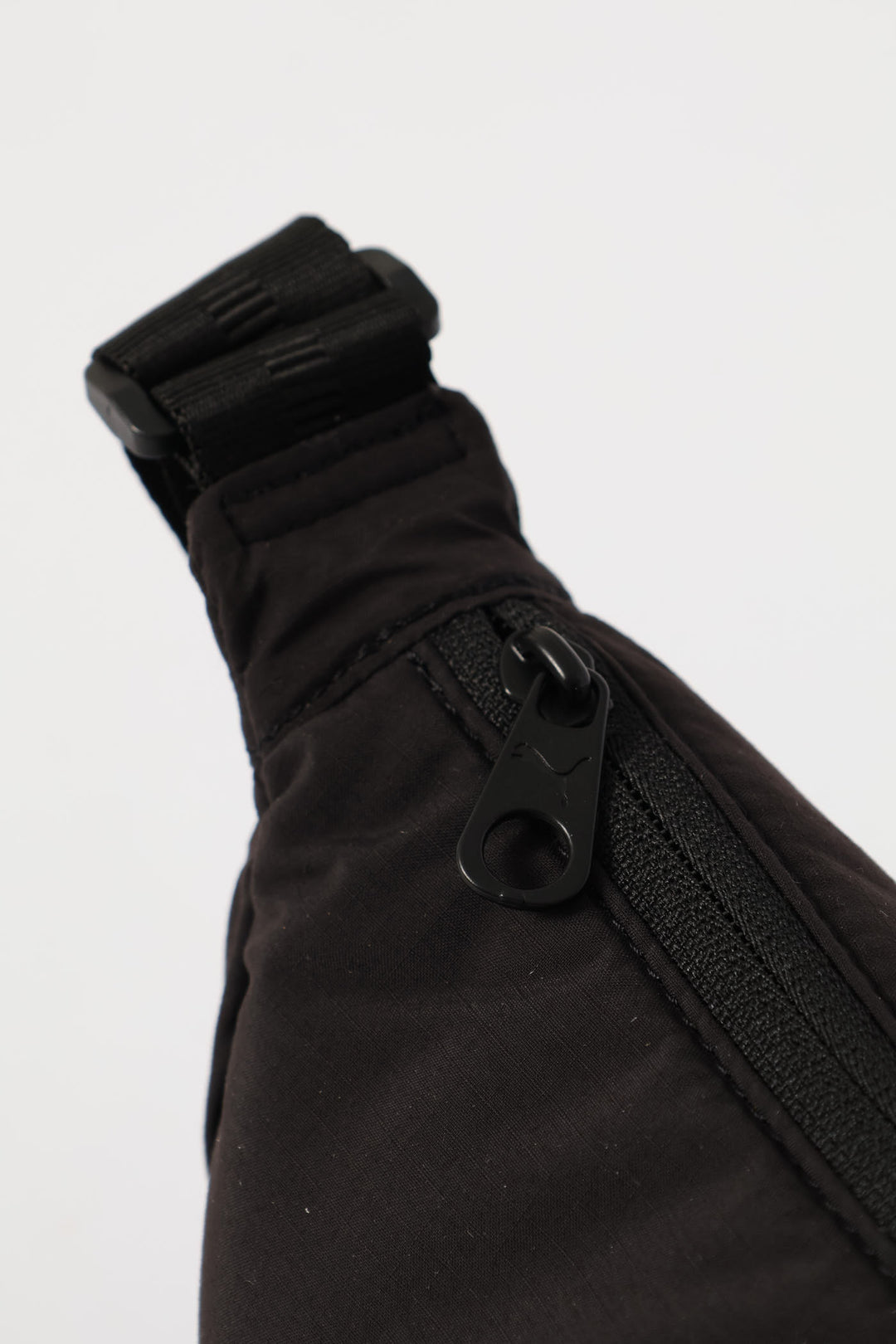 Her Half Moon Bag - Black