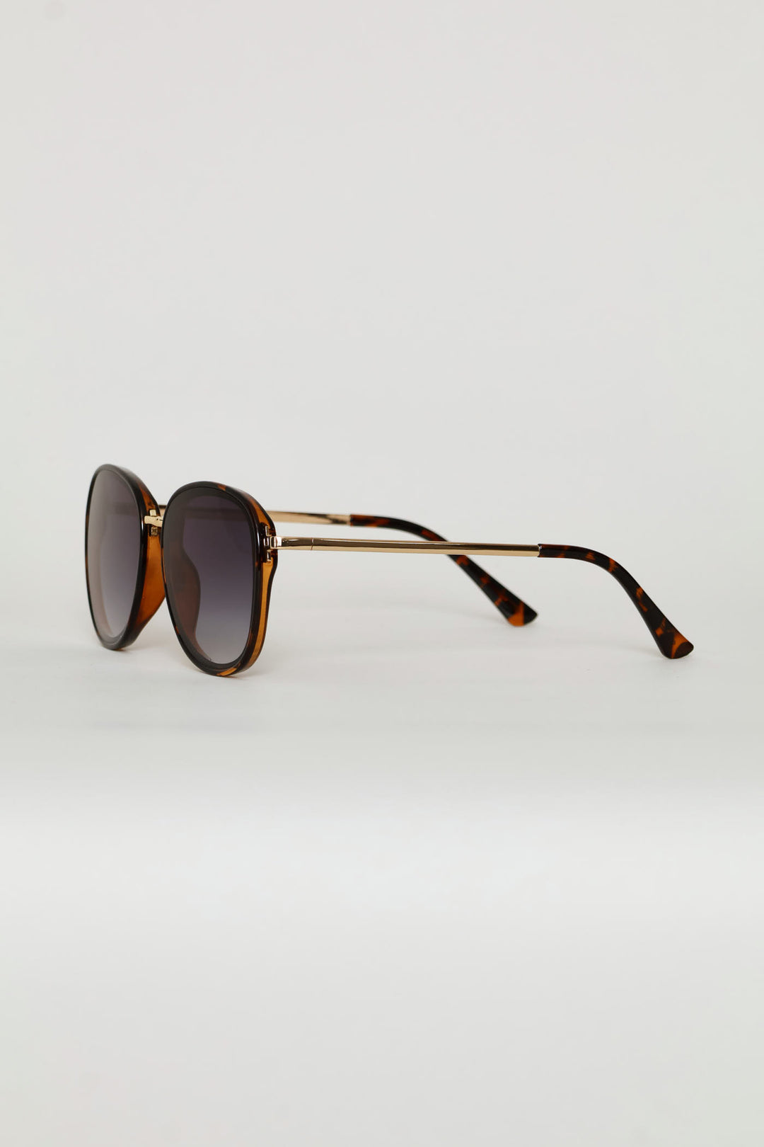 Round Smoke Gold Temple Sunglasses - Tortoise Shell