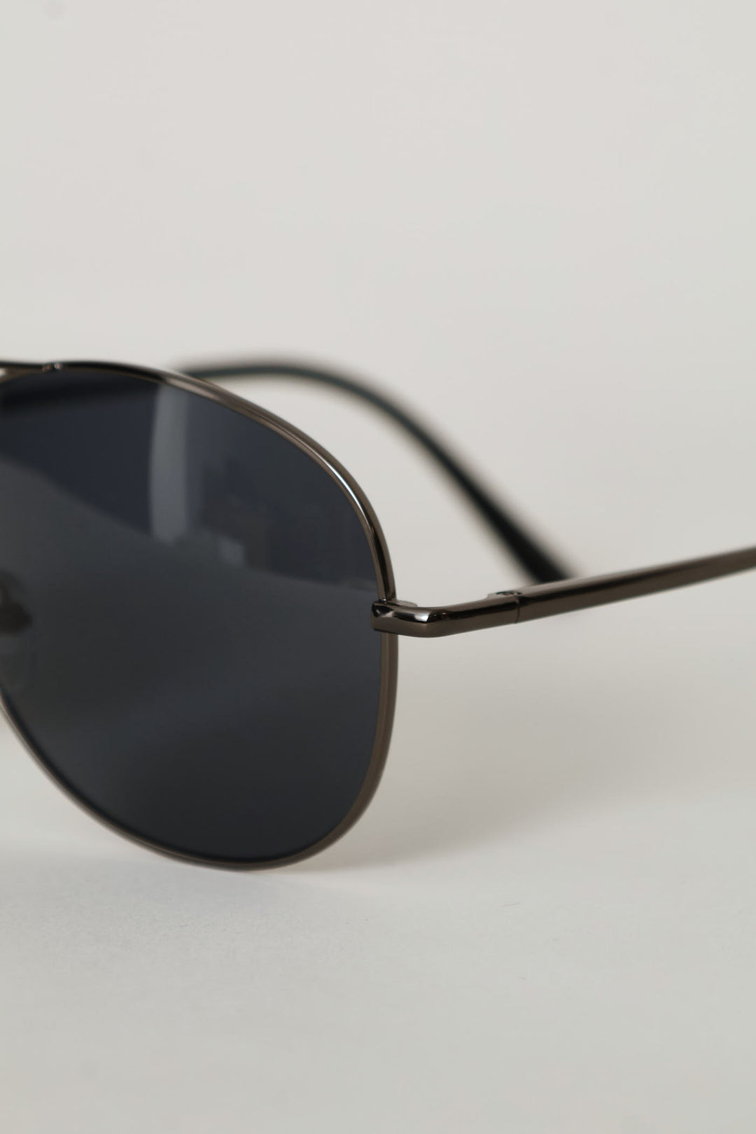 Metal Aviator Sunglasses - Black