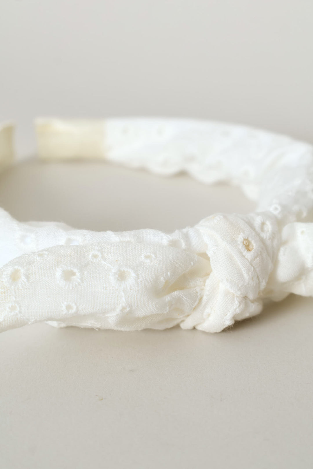 Girls Anglaise Aliceband - White