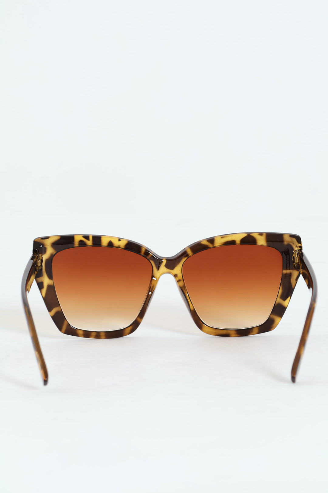 Bevelled Cateye Gradient Lense Sunglasses - Tortoise