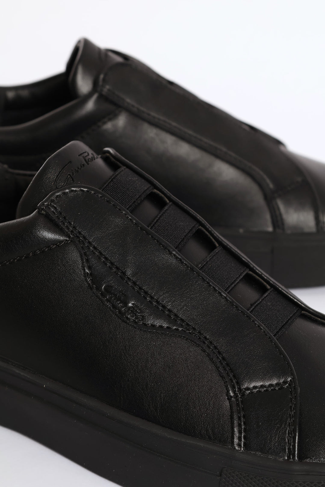 Axel Elastic Lace Sneaker - Black