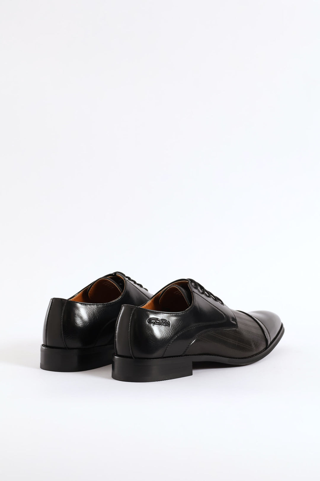 Laser Detail Toe Cap Derby Shoe - Black