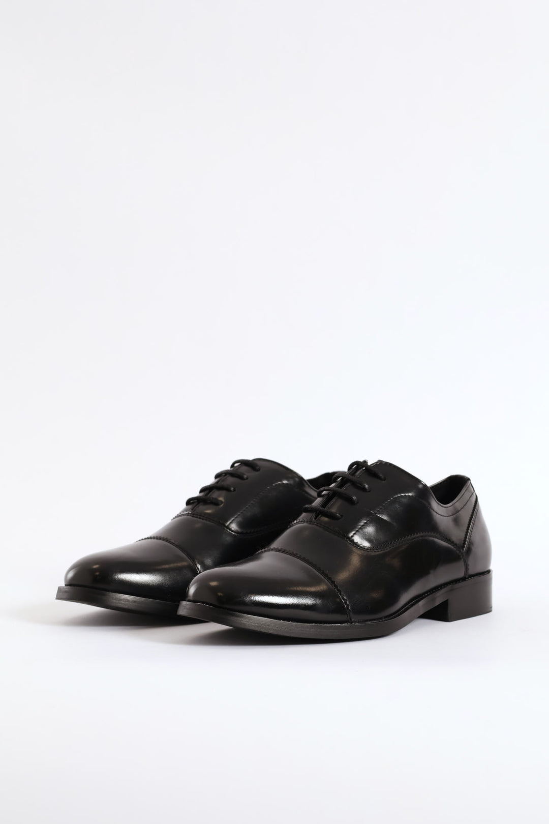 Lace Up Almond Toe Oxford Shoe - Black