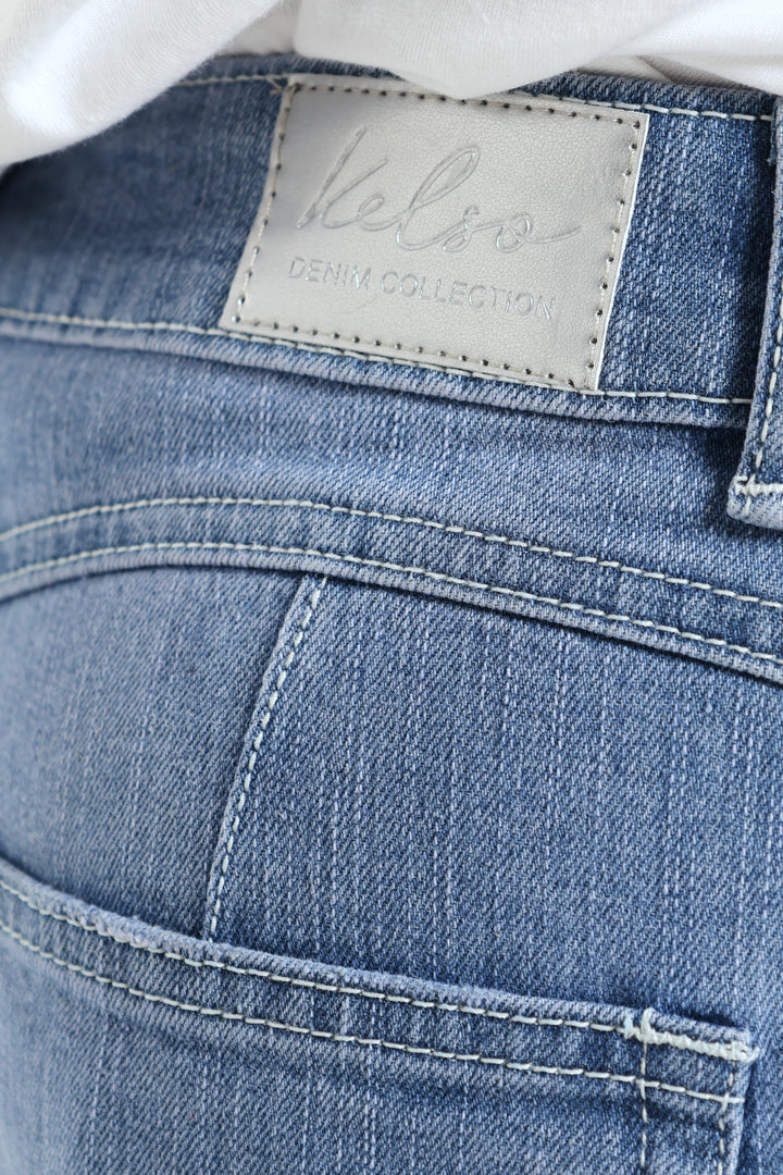 Push-Up Stretch Abrased Mom Jean - Stonewash