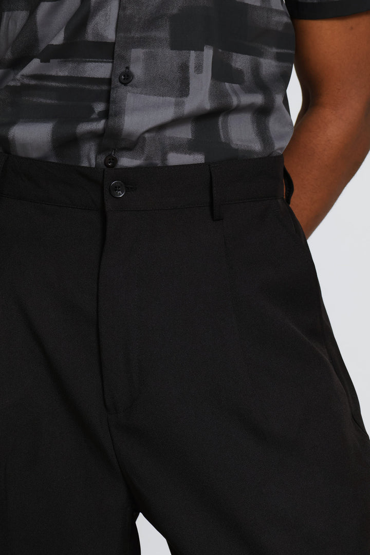 Relaxed Pleated Trouser - Black