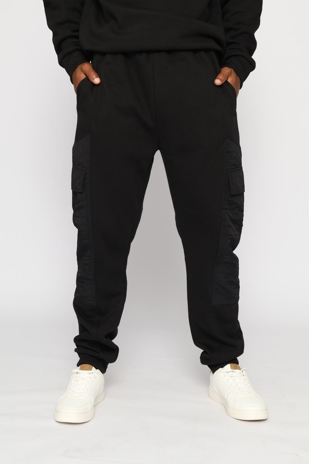 Hybrid Pocket Detail Jogger - Black