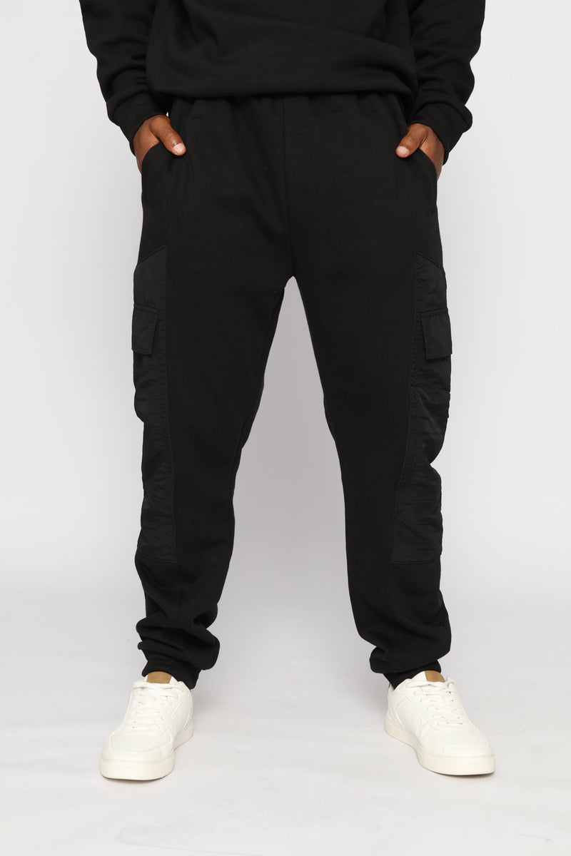 Hybrid Pocket Detail Jogger - Black