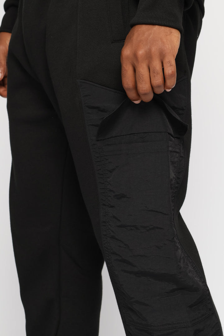 Hybrid Pocket Detail Jogger - Black