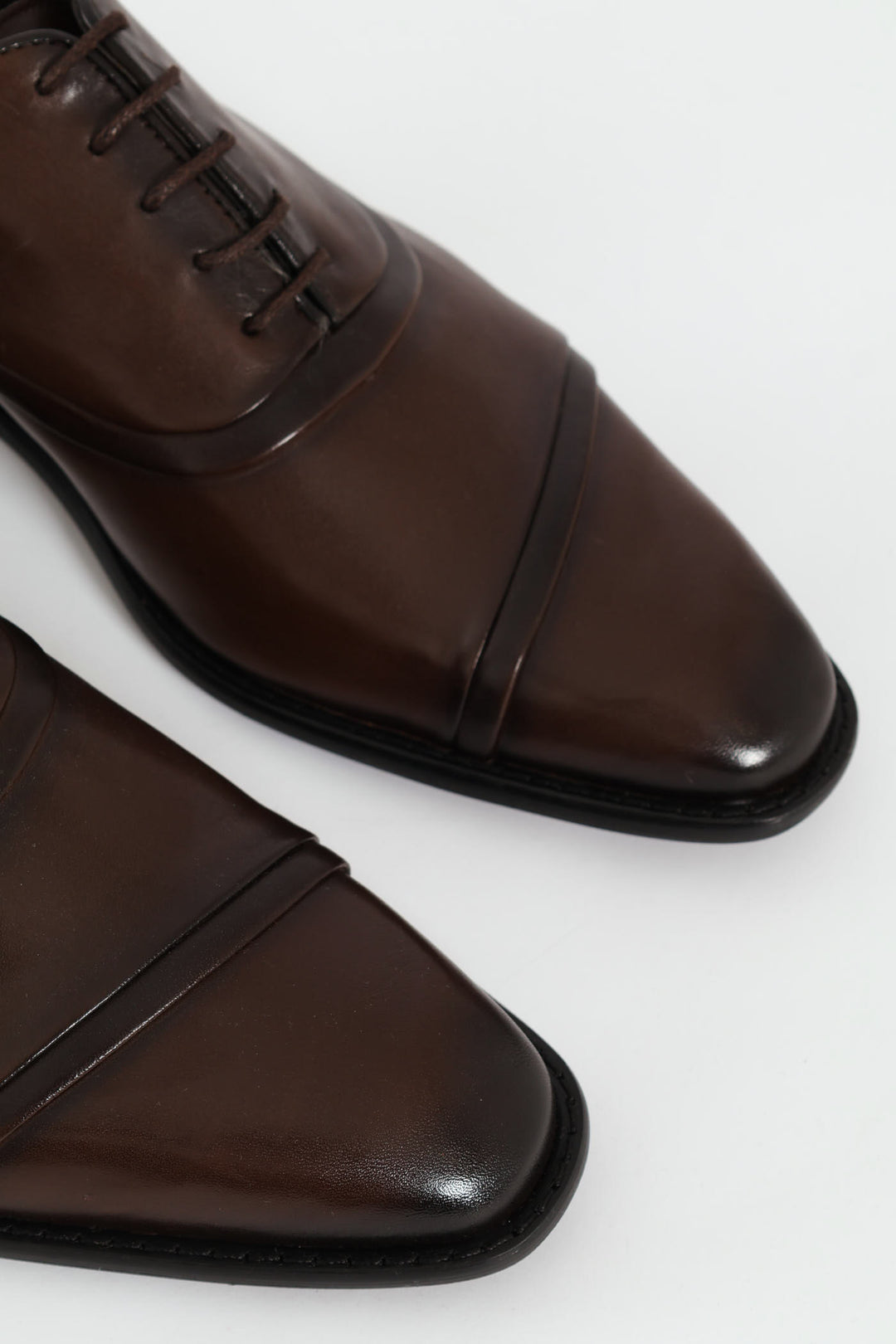 Leather Oxford Toe Cap Dress Shoe - Brown