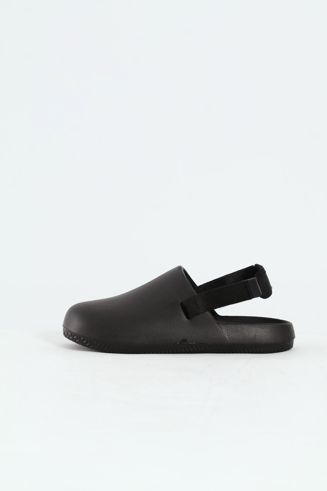 Closed Toe Moulded Clog With Backstrap - Black