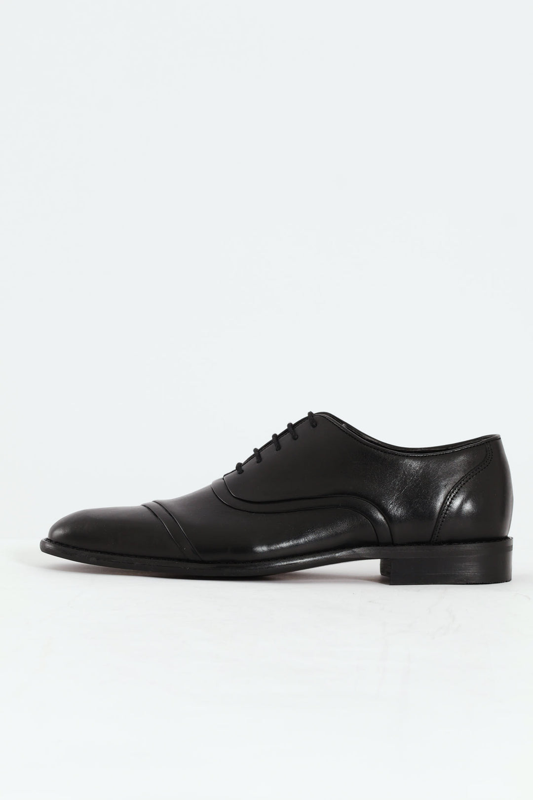 Leather Oxford Toe Cap Dress Shoe - Black