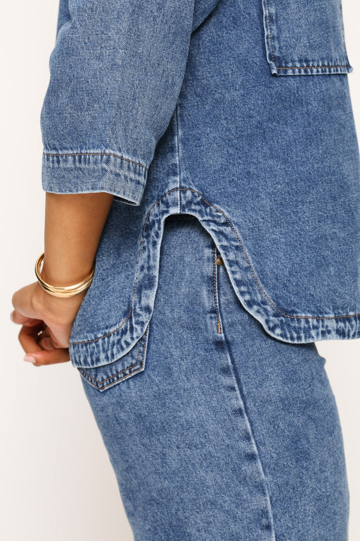 3/4 Sleeve Curved Hem Denim Shirt - Medium Wash