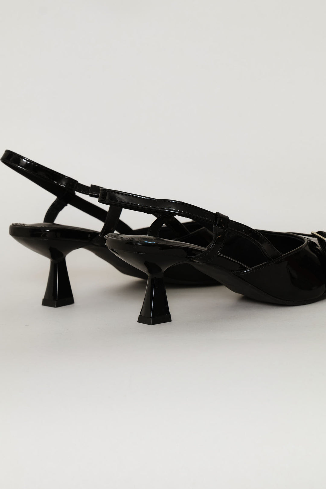 Thin Belt & Buckle Trim Pointy Slingback Heel - Black