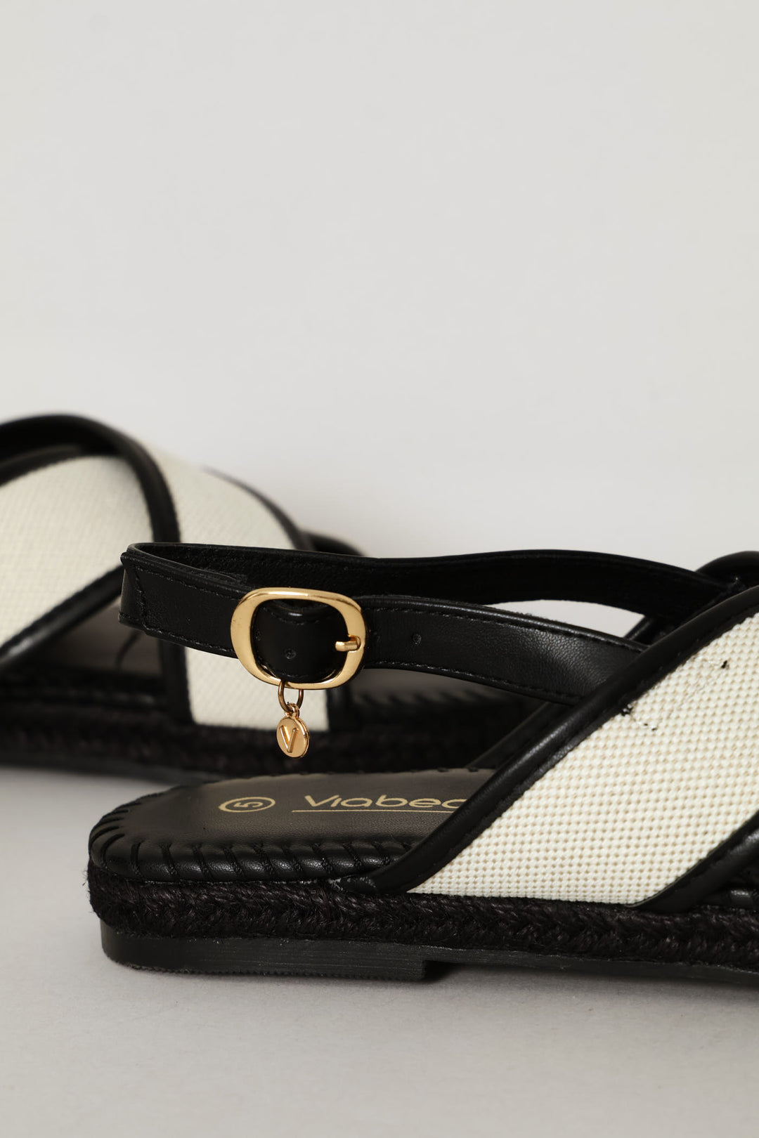 Criss Cross Sandal - Black