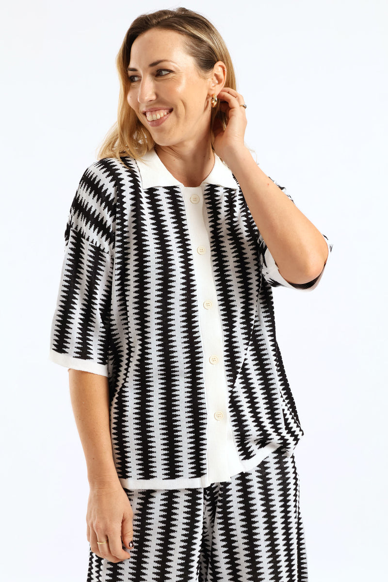 Button Through Knitwear Collared Shirt - Black/White