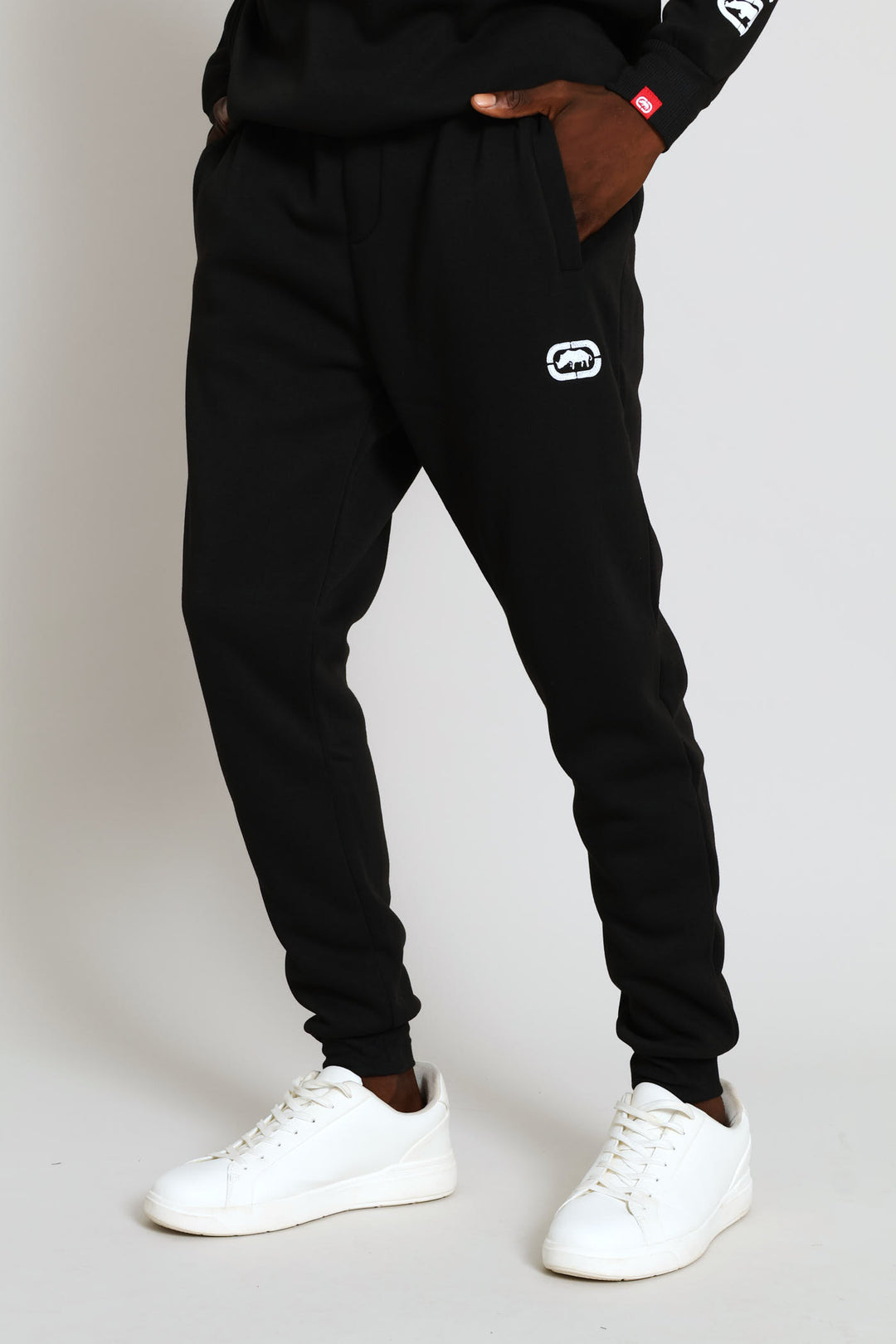 Never Out Trackpant - Black