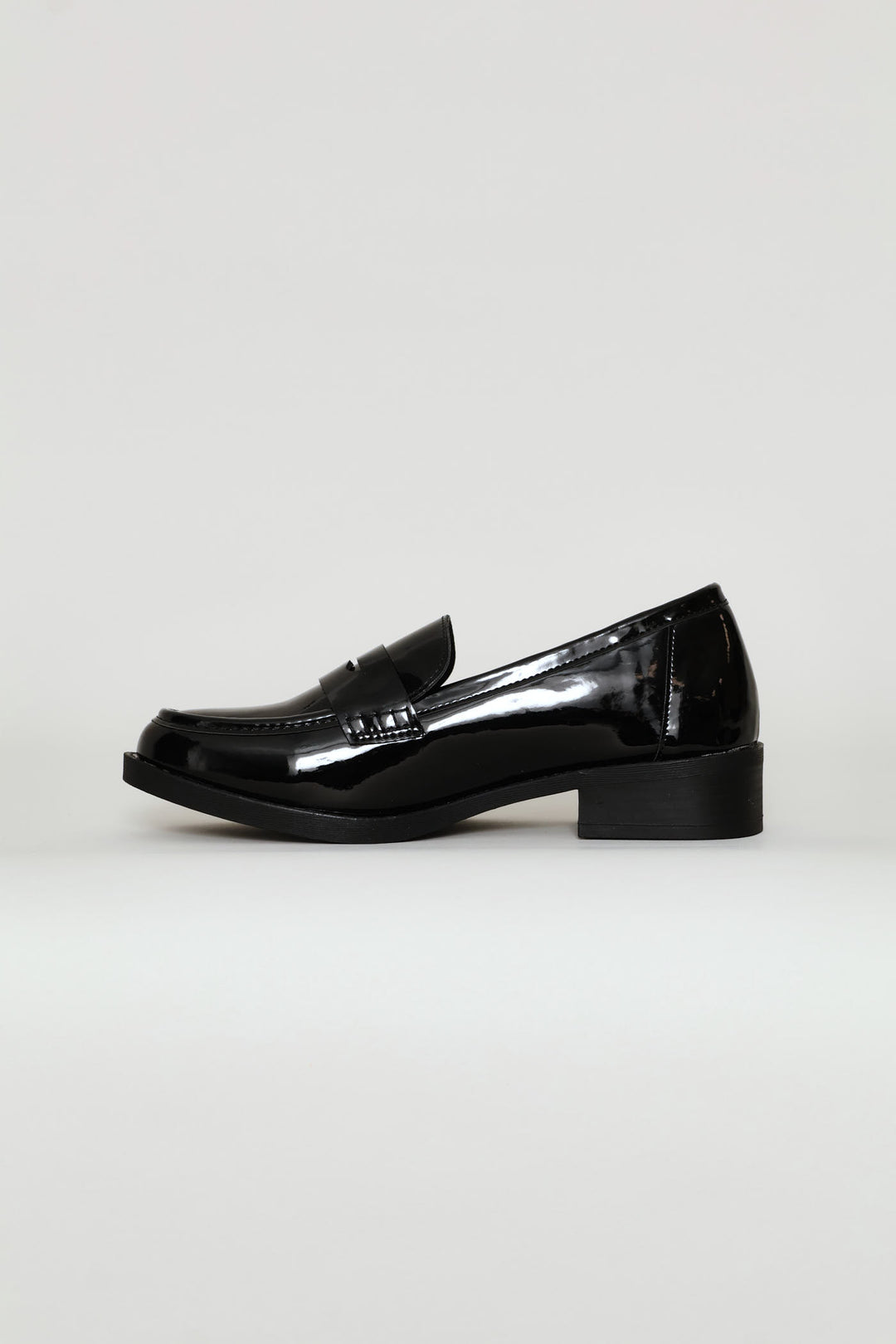 Thick Block Heel Penny Loafer - Black
